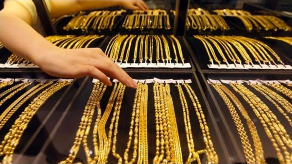 Gold Silver Prices Today: Yellow Metal Hovers Near ₹1.35 Lakh, Silver Touches ₹1.96 Lakh Amid Wedding Season Demand