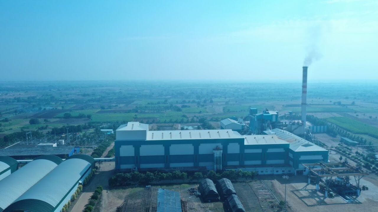 विनापरवाना ऊस गाळप भोवलं; राज्यातील 3 साखर कारखान्यांना 14 कोटींचा दंड