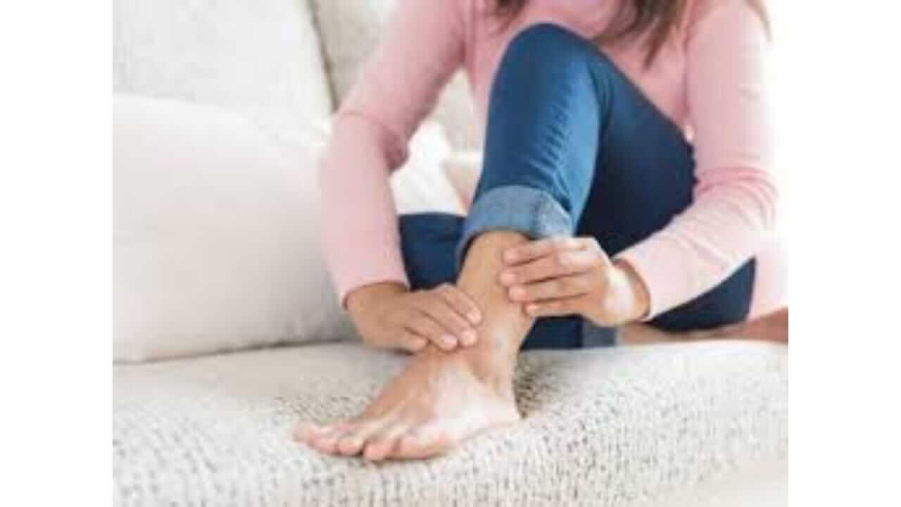 पायात सतत गोळे येतात ?  ‘हे’ उपाय करा त्वरित मिळेल आराम