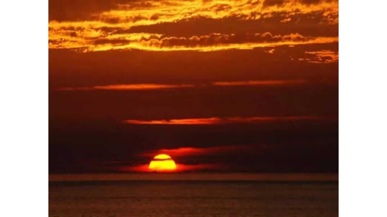 संध्याकाळी चुकूनही करू नका ‘ही’ कामे, घरात येते गरिबी…