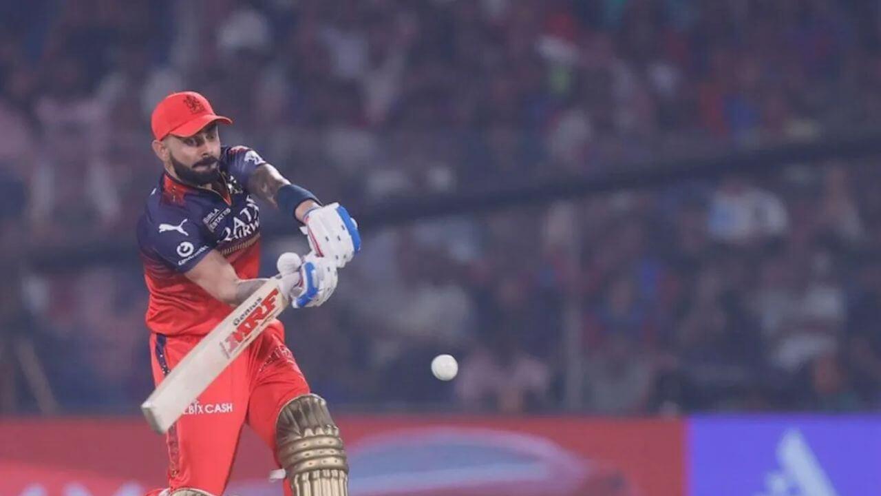 रोहित पाठोपाठ विराटचा सुद्दा फॅन्सना धक्का, कसोटी क्रिकेटमधून निवृत्ती घेण्याची बीसीसीआयला दिली माहिती