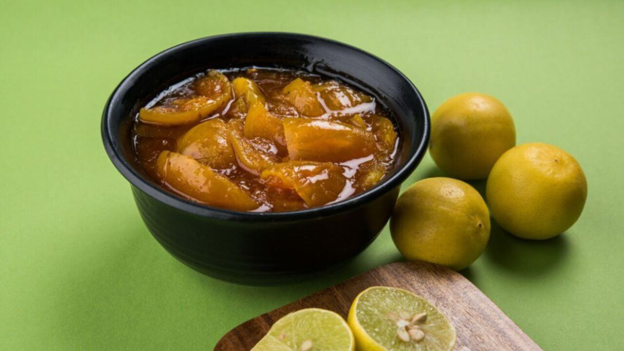 Limbu Che Lonche: चटपटीत लिंबूचे लोणचे कसे बनवायचे? इथे पाहा एकदम सोपी रेसिपी