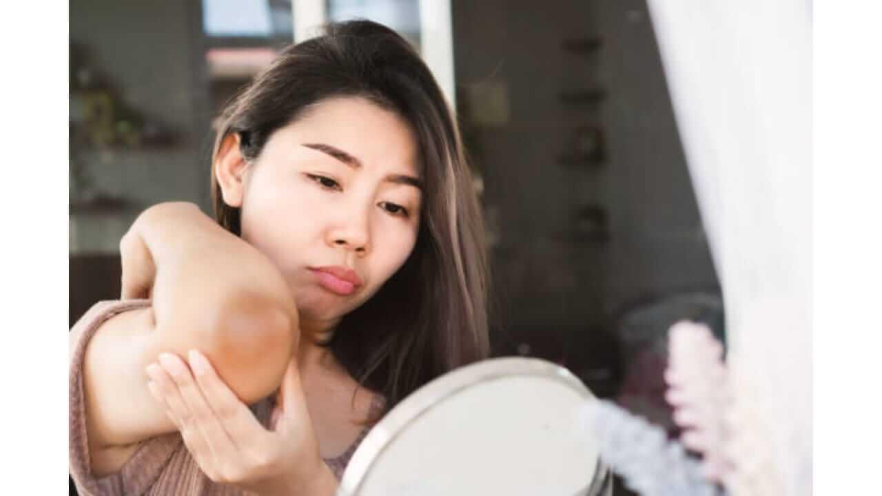 हाताचे कोपरे काळे झाले आहेत? मग ‘हे’ घरगुती उपाय करून घालवा काळेपणा