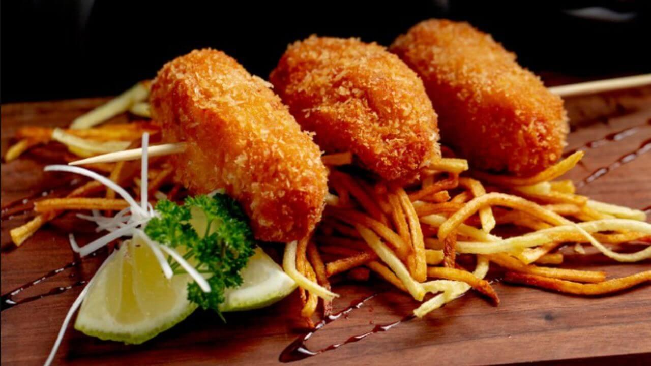 Potato Cutlet Recipe: नाश्त्यासाठी बनवा बटाट्याचे खमंग कटलेट, १५ मिनिटांत बनणारी रेसिपी