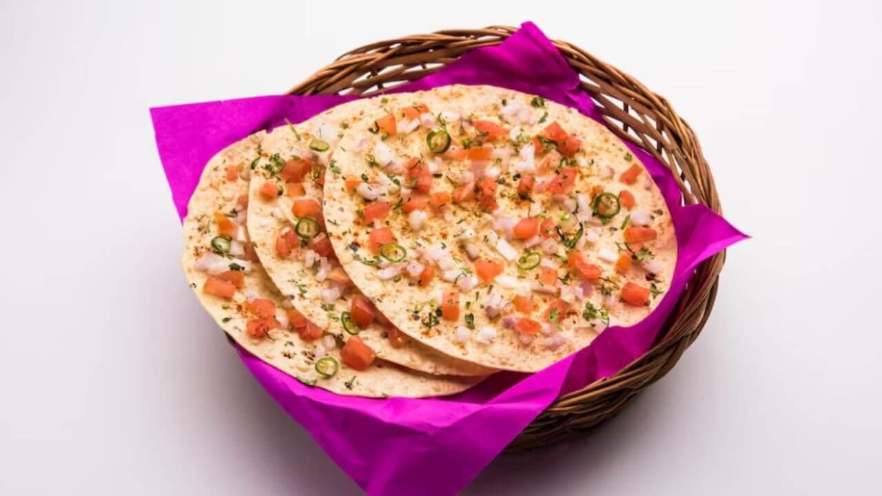 Makyache Papad: उन्हाळ्याच्या सुट्टीत बनवा मक्याचे पापड, कमी साहित्यात बनतात चविष्ट