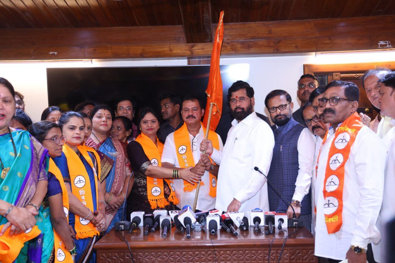 ठाण्यात उबाठा गटाला धक्का, शाखाप्रमुख, उपशाखाप्रमुखांचा शिवसेनेत प्रवेश, विधानसभेनंतर महापालिकांवर महायुतीचा भगवा डौलाने फडकेल – शिंदे