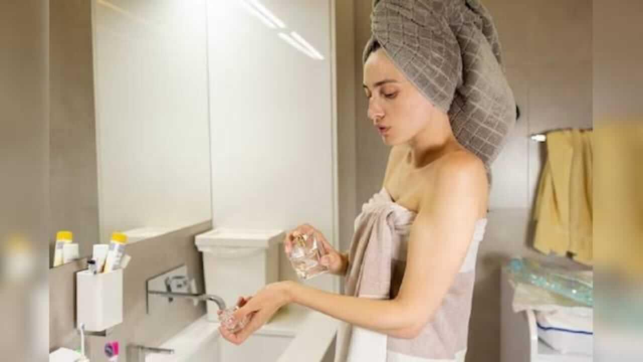 आंघोळीनंतर कधीही करु नका ‘ही’ चूक, जाणून घ्या वास्तू नियम