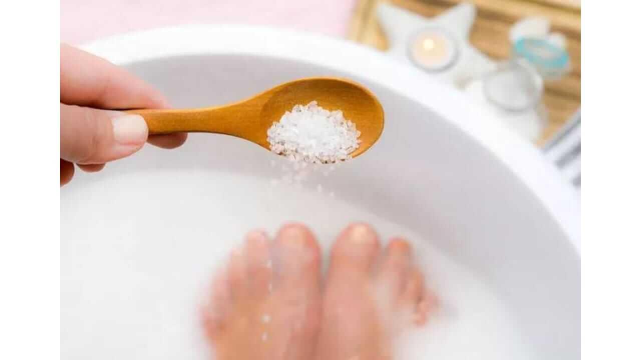 दररोज आंघोळीच्या पाण्यात ‘हे’ मीठ घाला, तुम्हाला मिळतील आरोग्यदायी फायदे
