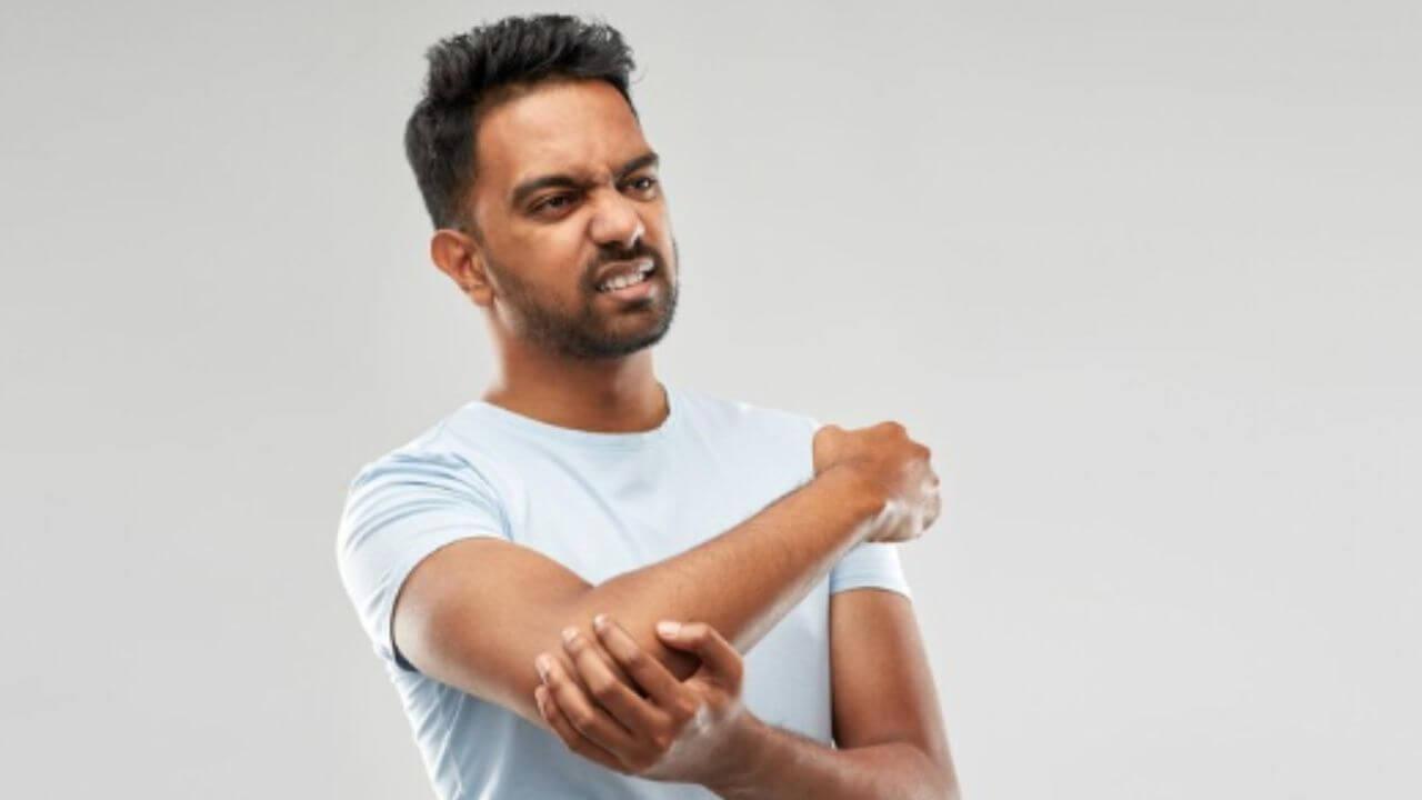 पावसाळ्यात होतोय सांधेदुखीचा त्रास? ‘हे’ आयुर्वेदिक उपाय कमी करतील वेदना