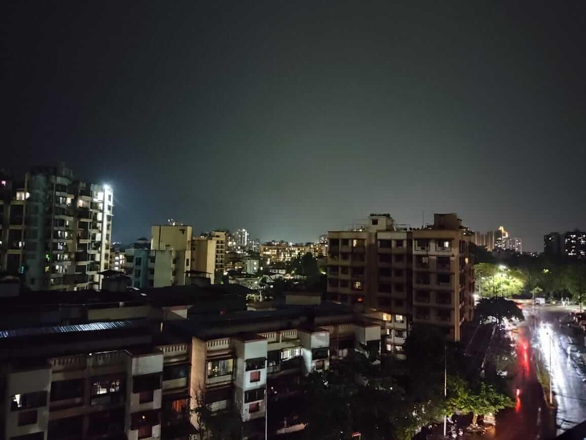 मंगळवारी रात्री मुंबईसह उपनगरात सुसाट्याच्या वाऱ्यासह पावसाची हजेरी, दहिसरमध्ये कोसळले झाड