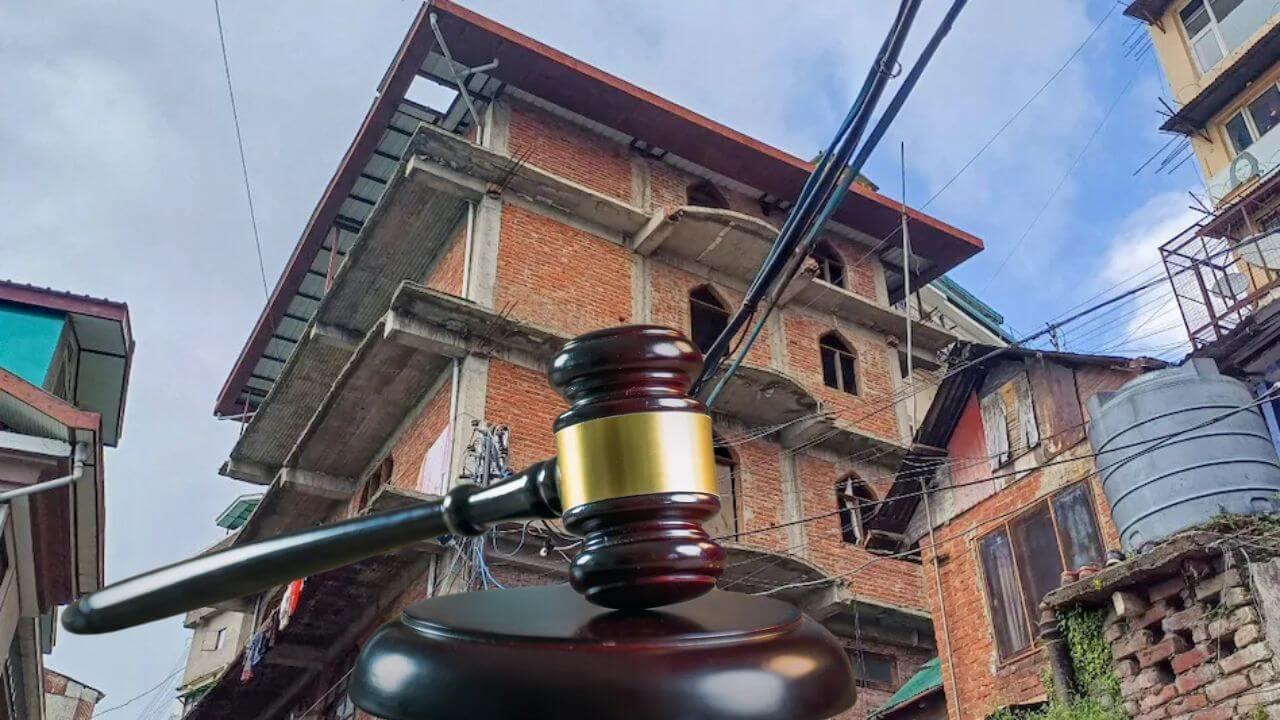 कोर्टाचा मोठा निर्णय! संपूर्ण संजौली मशिद पाडण्याचे आदेश, अनधिकृत बांधकामावर हातोडा