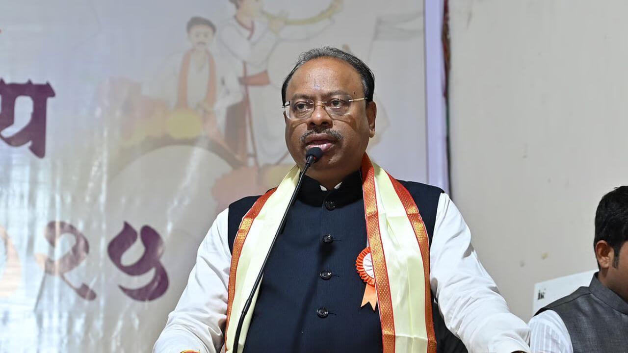 पुण्यातील अतिक्रमण व उत्खनन प्रकरणी गुन्हे दाखल करण्याचे मंत्री बावनकुळेंचे आदेश, अधिकाऱ्यांना घेतले फैलावर…