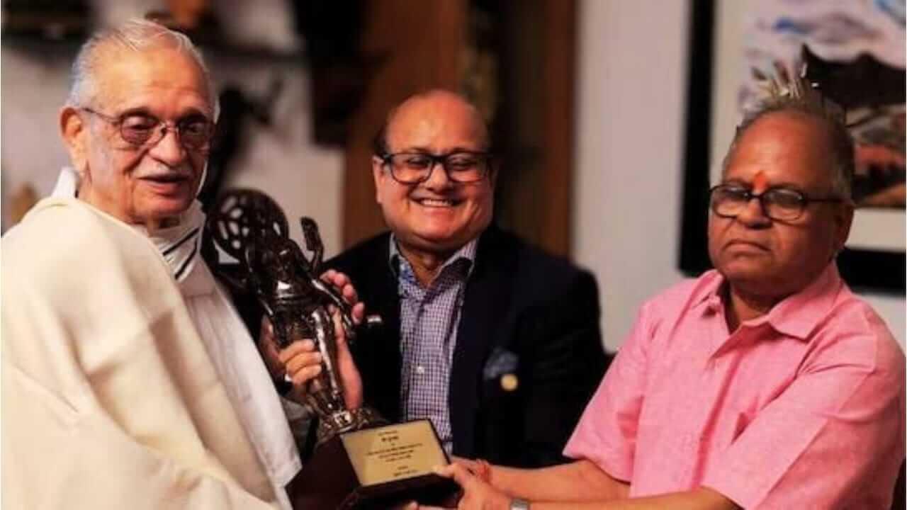 ज्येष्ठ कवी गुलजार यांना ‘ज्ञानपीठ’ पुरस्कार प्रदान