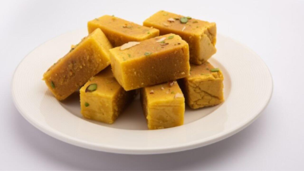 घरातच बनवा चविष्ट म्हैसूर पाक, कमी साहित्यातही बनते उत्तम