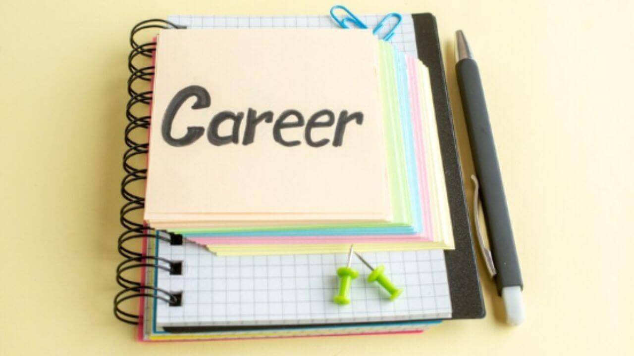 नीटमध्ये मार्क्स कमी मिळाले? चिंता नको, ‘हे’ करिअर ऑप्शन मिळवून देतील रग्गड पैसा