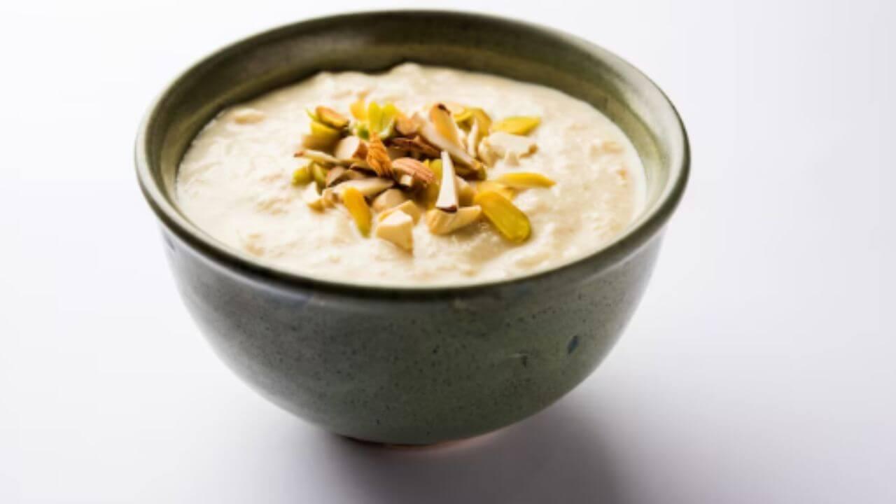 घरच्या घरी बनवा हलवाईसारखी मलईदार रबडी, फॉलो करा रेसिपी