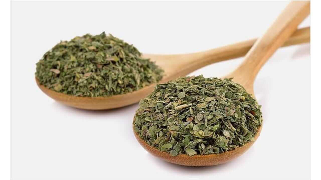 कसुरी मेथी महिलांसाठी वरदान; ‘या’ समस्या दूर करते, जाणून घ्या फायदे