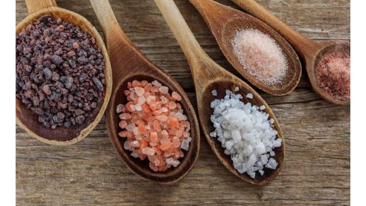 मीठाचे अनेक प्रकार आहेत, जाणून घ्या तुमच्या आरोग्यासाठी कोणतं मीठ फायदेशीर?