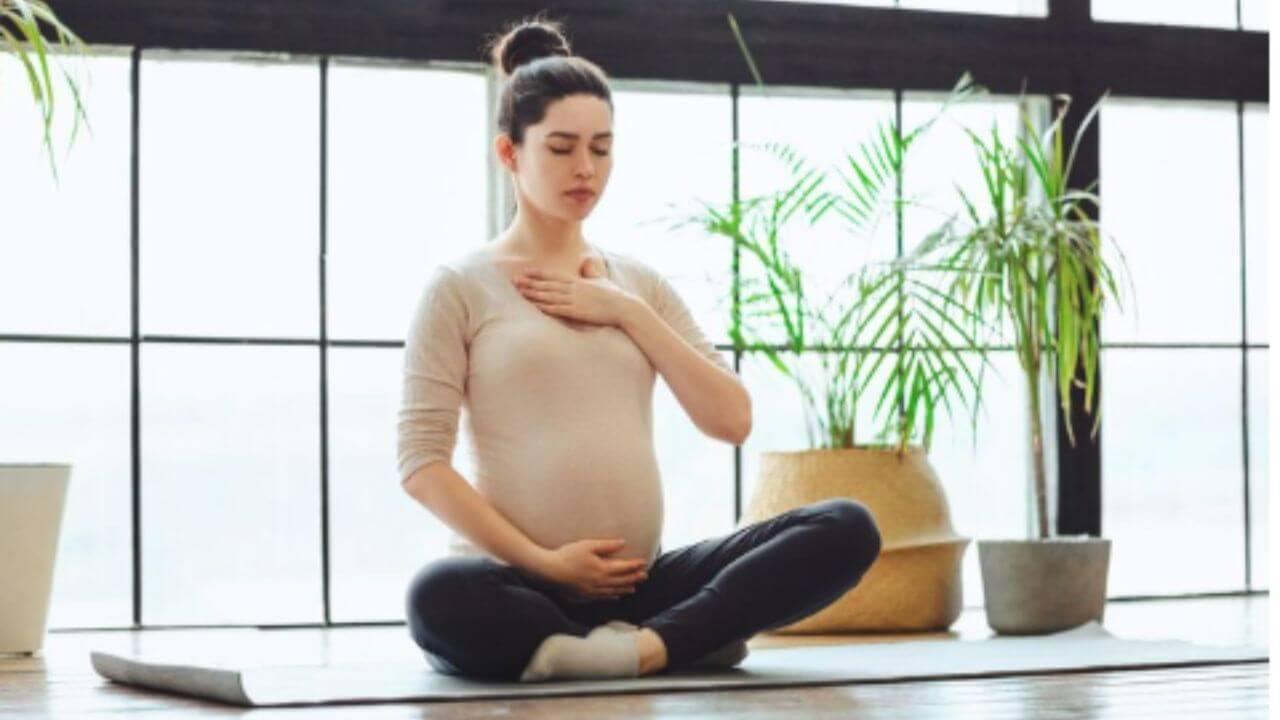 ऑफिसमध्ये ९ तासांची शिफ्ट करत आहात? पोश्चर बिघडत आहे? घरी गेल्यावर करा हे ५ सोपे व्यायाम