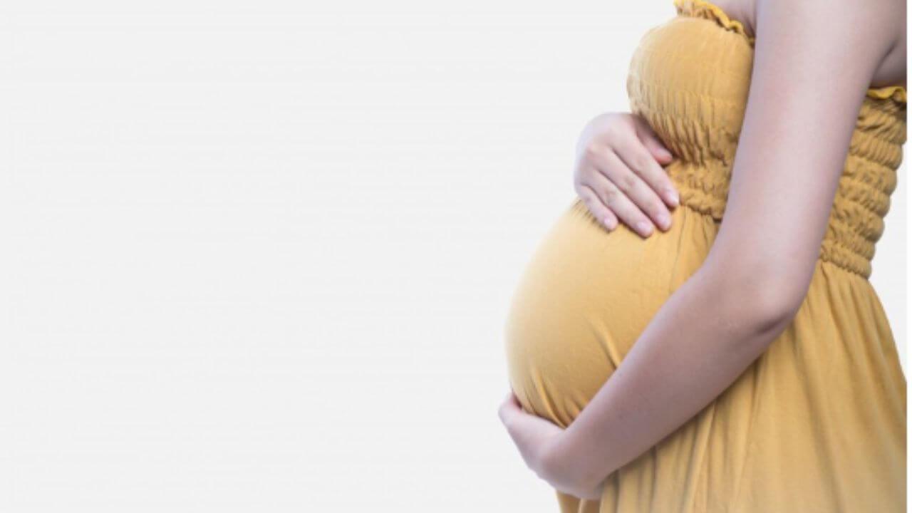 प्रेग्नन्सीमध्ये सकाळी उपाशी पोटी काय खावे?  जाणून घ्या तज्ज्ञांनी सांगितलेले ५ पर्याय