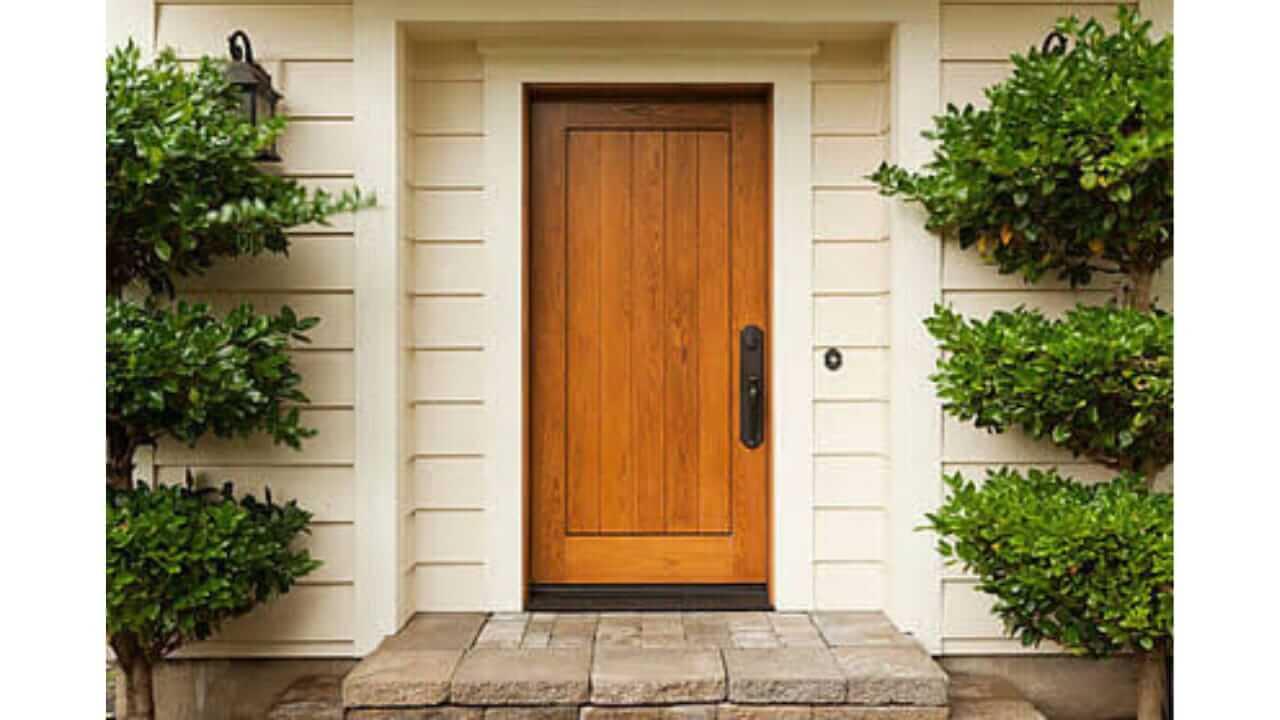 घराचा मुख्य दरवाजा दक्षिण दिशेला आहे का? ‘या’ उपायांनी वास्तुदोष दूर होईल