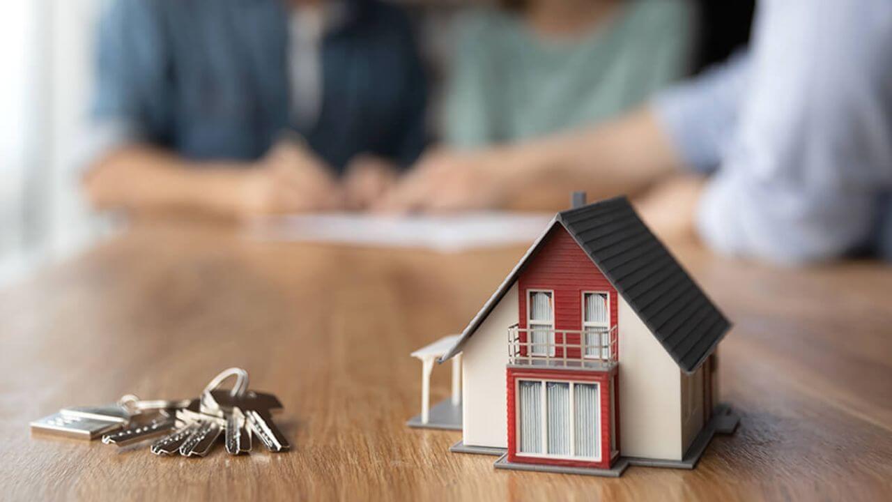 गृहकर्ज स्वस्त होणार, EMI ही कमी होणार, RBI नं व्याजरात केली कपात, काय होणार परिणाम?