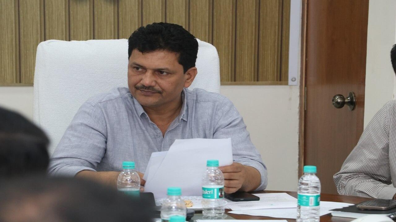 रक्त संकलनाचे नियोजनबद्ध व्यवस्थापनासाठी राज्यात ‘नो शॉर्टेज, नो वेस्टेज’ धोरण आणावे, आरोग्य मंत्री प्रकाश आबिटकर यांचे निर्देश