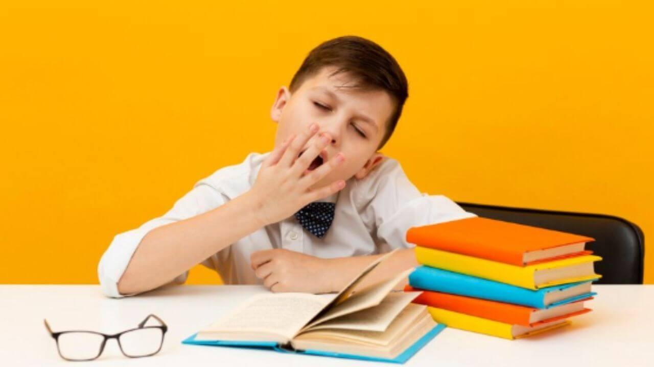 तुमचंही मुल अभ्यास करण्यासाठी टाळाटाळ करतं? ‘या’ टिप्सने स्वतः अभ्यासाला बसेल मुल