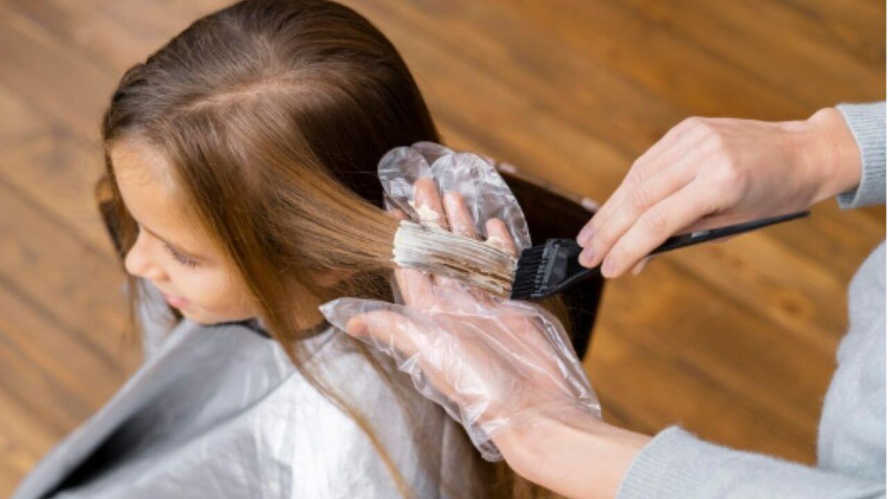 पांढरे केस केमिकलशिवाय काळे करायचे आहेत? ‘हे’ आयुर्वेदीक उपाय करा ट्राय