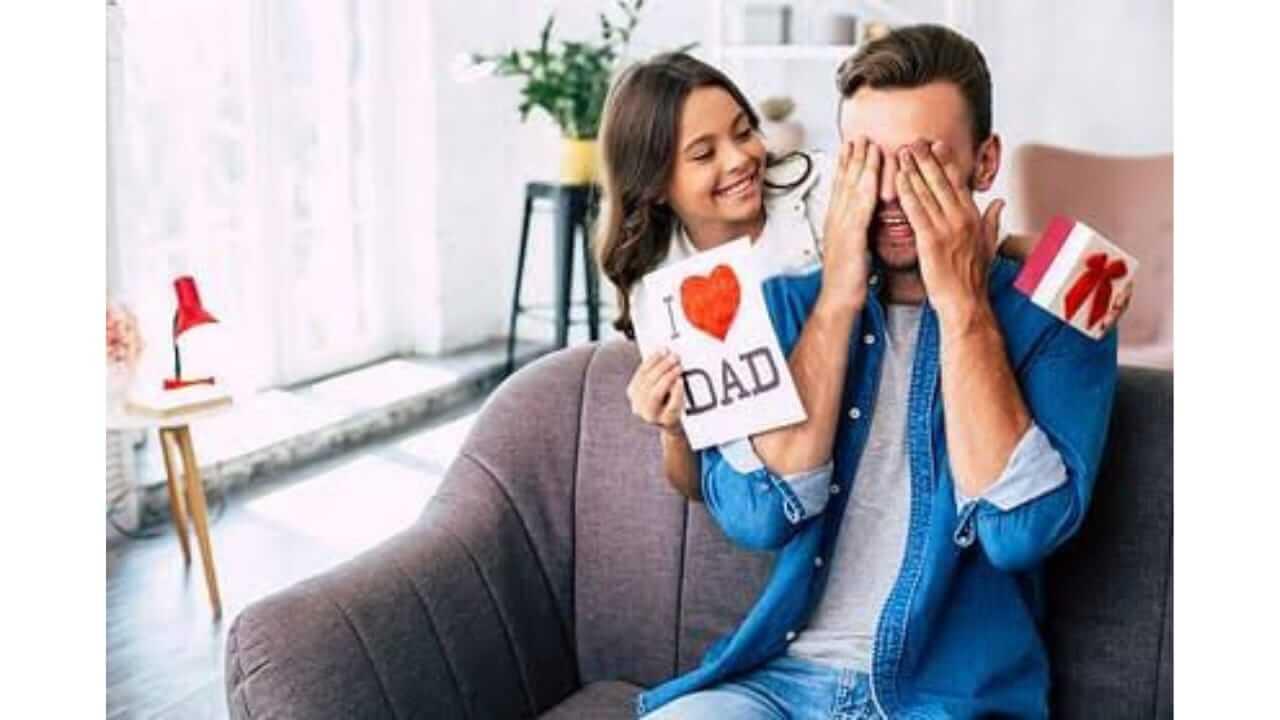 या ‘फादर्स डे’ ला आपल्या वडिलांना द्या ‘ह्या’ खास भेटवस्तू ! येतील खूप कामी