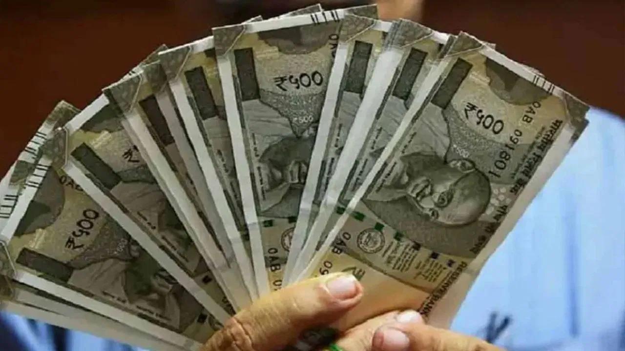 धक्कादायक! राहुरी, टेंभूर्णीत 66 लाखांच्या बनावट नोटा जप्त; मशिनरी पोलिसांच्या ताब्यात