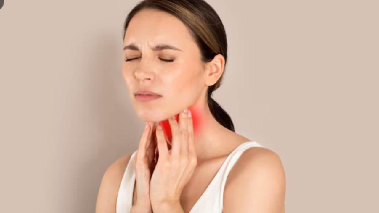 थायरॉईडमध्ये सुपरफूड समजले जातात ५ पदार्थ, दररोज खाल्यास दूर होईल समस्या