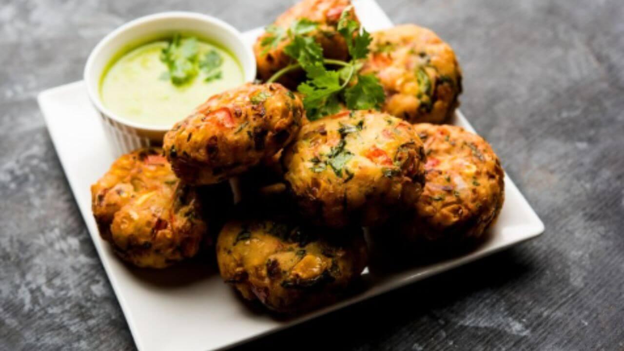 चहासोबत खायला बनवा खुसखुशीत साबुदाणा टिक्की, सोपी आहे रेसिपी