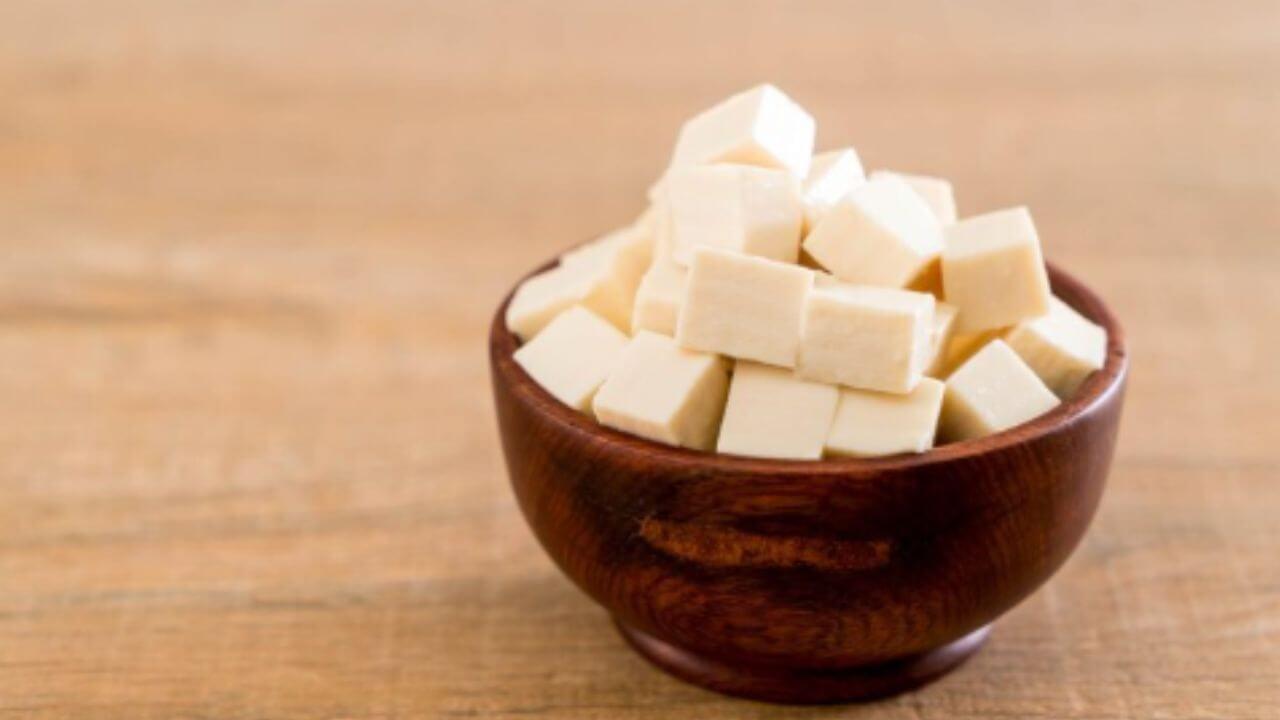 दुधापासून घरातच बनवा मार्केटसारखे सॉफ्ट आणि फ्रेश पनीर, एकदम सोपी आहे पद्धत