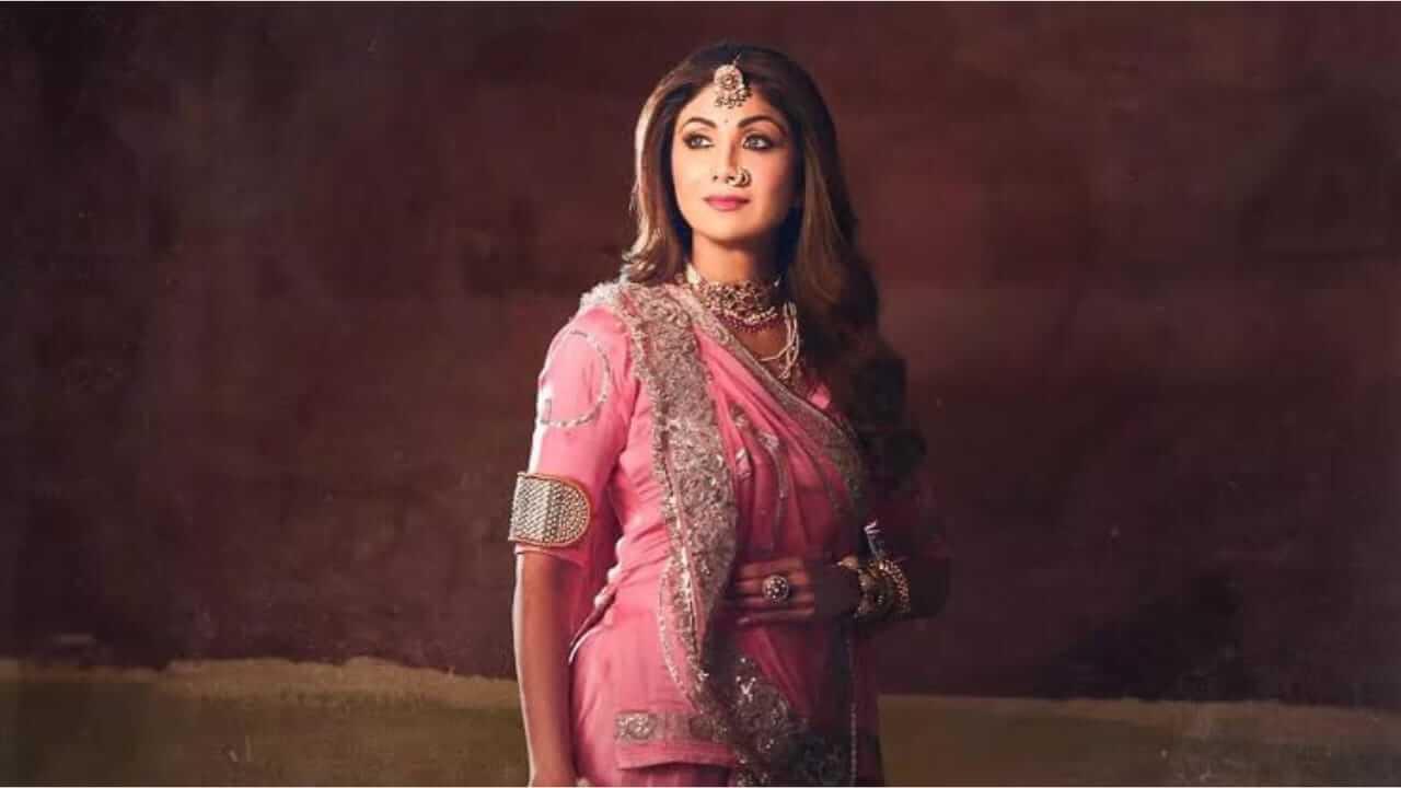 अभिनेत्री शिल्पा शेट्टीचा राजेशाही लुक; फोटो सोशल मीडियावर व्हायरल