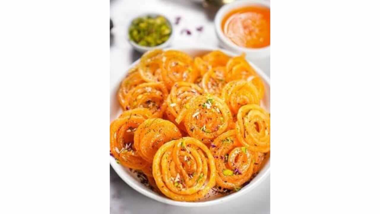 Shravan Special Recipe : श्रावणात काहीतरी हटके ट्राय करा, उपवासात बनवा बटाट्याची जलेबी, सर्वांना आवडेल