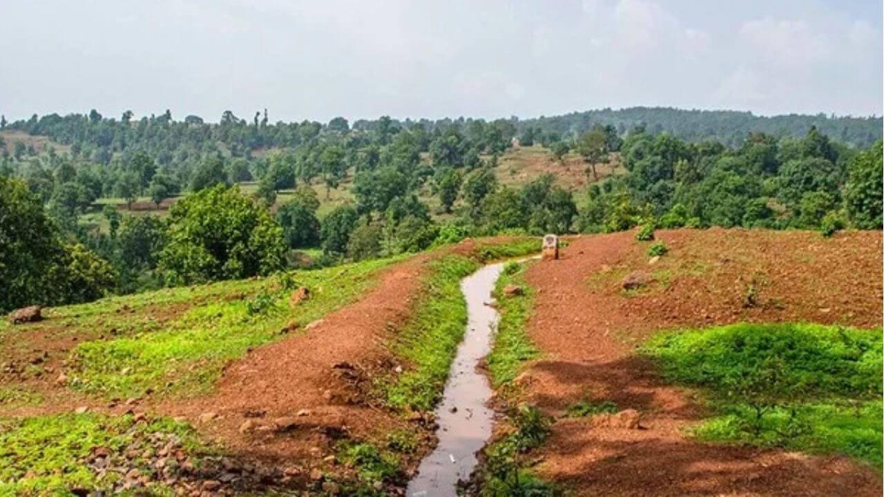 Chhattisgarh Ulta Pani : इथं उटल्या दिशेने वाहतं पाणी, निसर्गाचा अद्भूत चमत्कार; विनोद तावडेंनीही दिली भेट