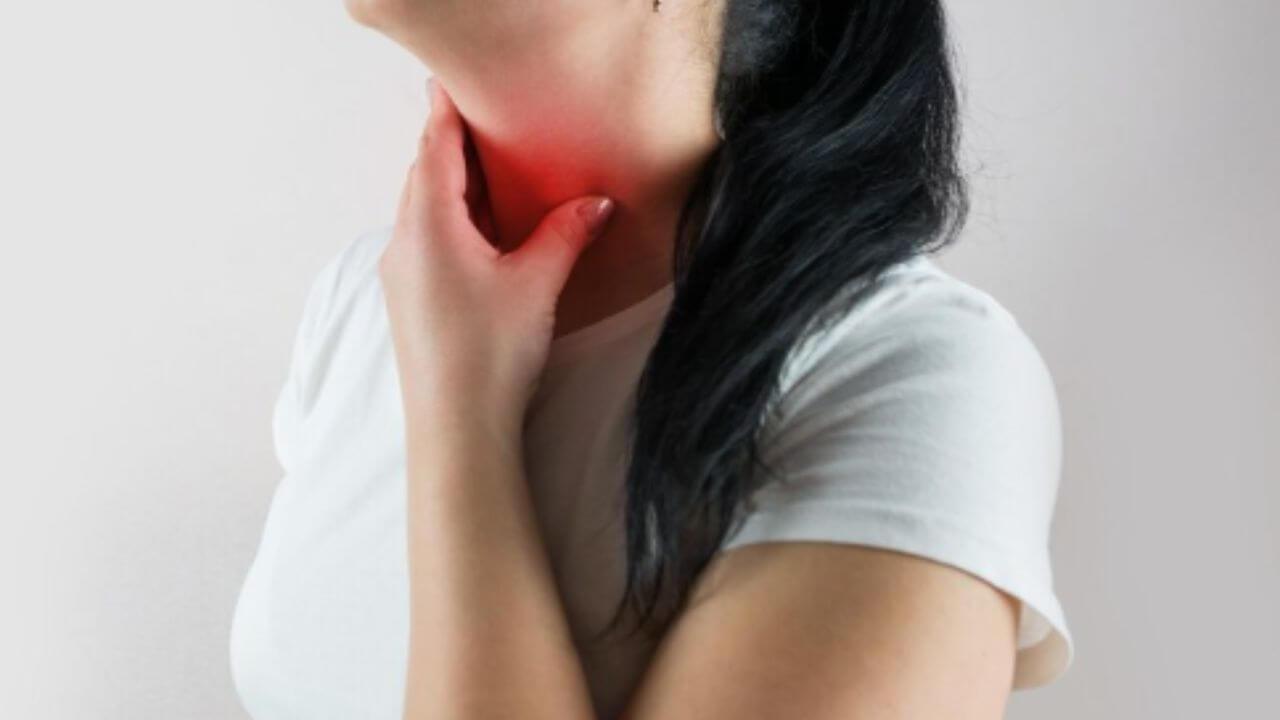 थायरॉईड कंट्रोल करण्यासाठी दररोज सकाळी प्या २ ड्रिंक, जाणून घ्या बनवण्याची पद्धत