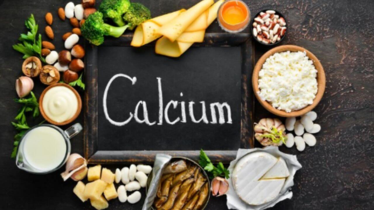 कॅल्शिअम वाढवण्यासाठी काय खावे? आजच आहारात समाविष्ट करा ५ पदार्थ