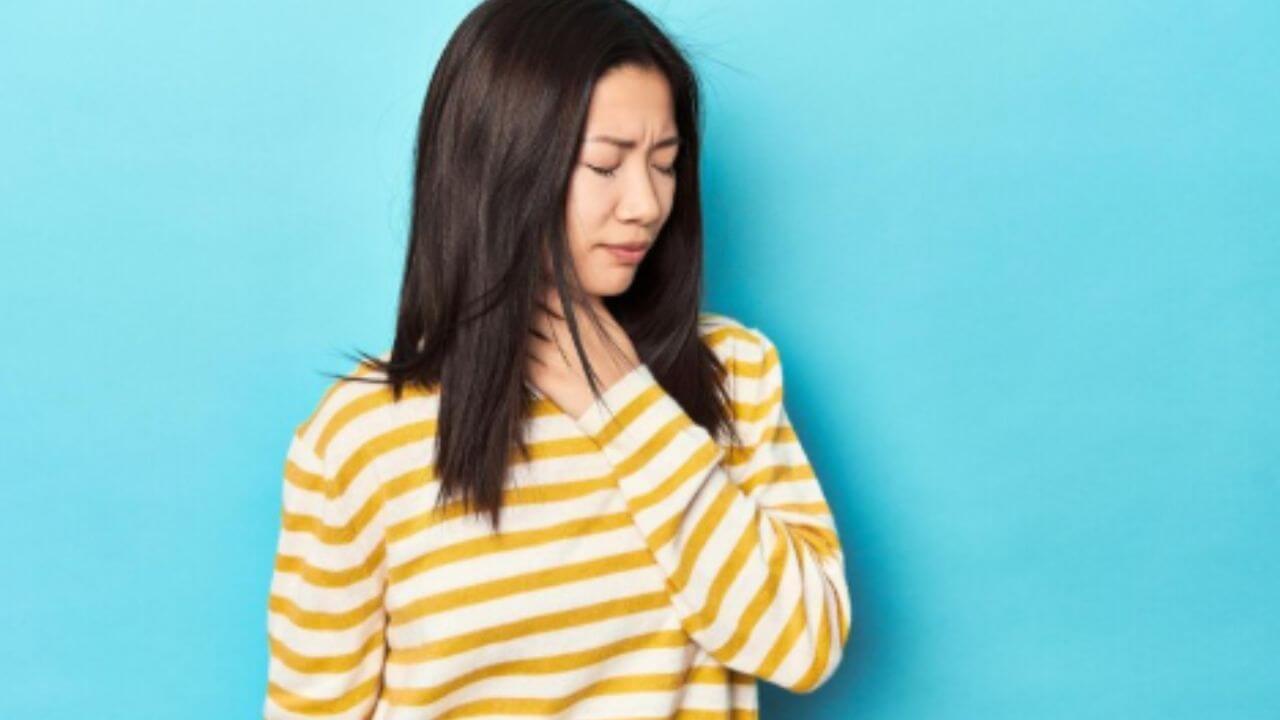 पावसाळ्यात घशात कफ साचण्याची समस्या त्रास देतेय? करा ‘हे’ घरगुती उपाय