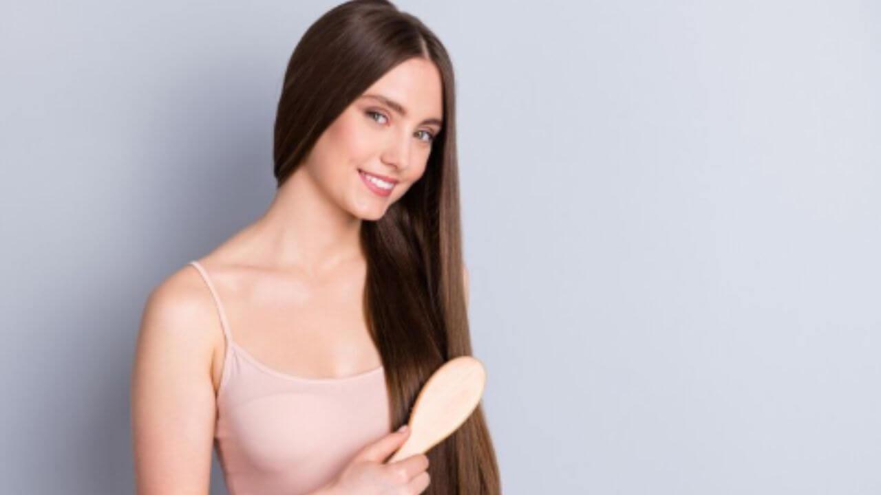 घरच्या-घरी केसांना बनवा मऊ आणि चमकदार, जाणून घ्या ६ सोप्या हेयर हॅक्स