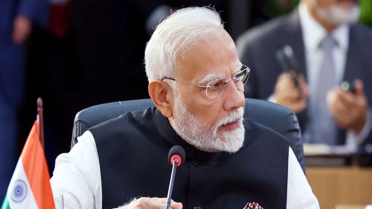 मोठी बातमी! महाराष्ट्रातील सर्व भाजप खासदार अचानक पंतप्रधान मोदींच्या भेटीला; कारण काय ?