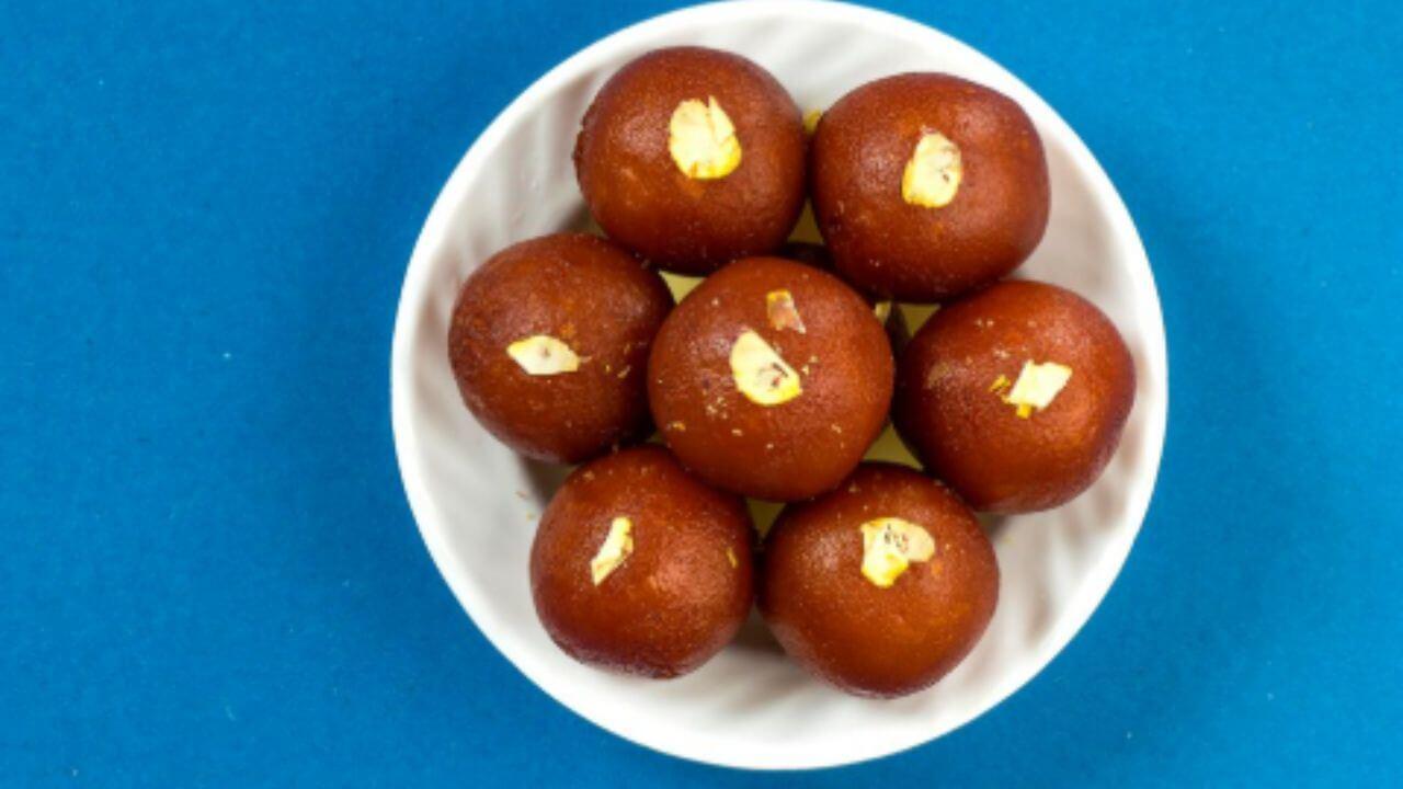 रक्षाबंधनाला बनवा ब्रेड गुलाब जामुन, एकदम सोपी आहे रेसिपी