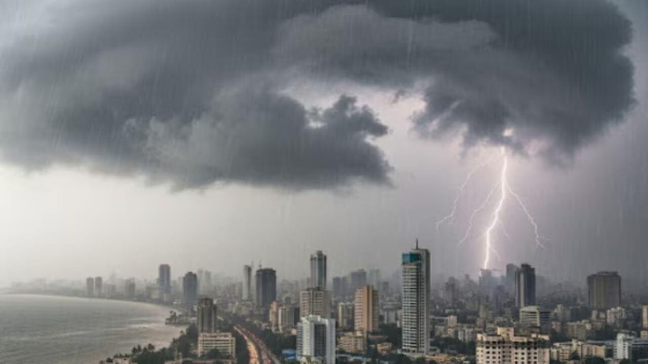 महाराष्ट्रात दिवसभरात मुसळधार पाऊस; अचानक पाऊस बरसल्याने जनजीवन विस्कळीत