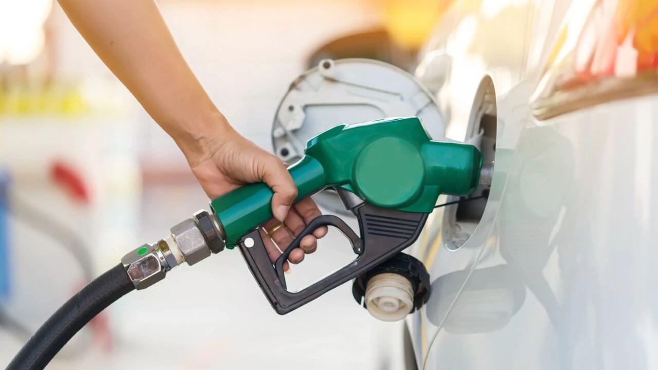 Petrol Diesel Price: पेट्रोल आणि डिझेलचे रविवार, 16 नोव्हेंबर 2025 रोजीचे दर