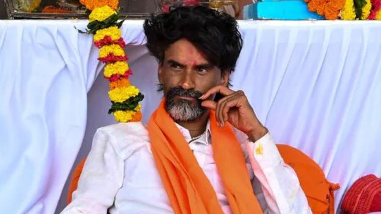 मनोज जरांगेंच्या मुंबईतील आंदोलनाचा दुसरा दिवस; मुंबईत सध्या नेमकं काय घडतंय?