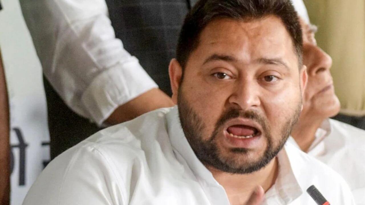 बिहार निवडणुकीच्या आधी मोठा उलटफेर; तेजस्वी यादवांवर महाराष्ट्र आणि युपीत एफआयआर दाखल