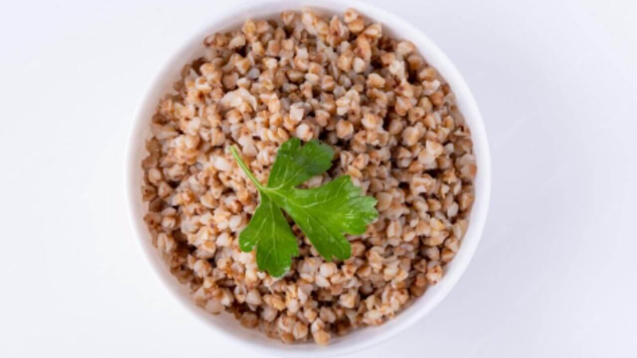 आहारात खा उकडलेली बाजरी, वजन कमी करण्यापासून ते मधुमेह नियंत्रित करण्यापर्यंत मिळतील अनेक फायदे