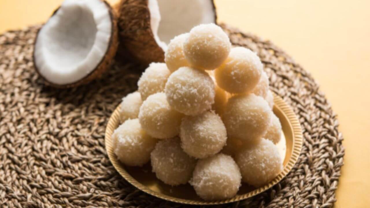 नारळी पौर्णिमेनिमित्त बनवा ओल्या नारळाचे लाडू, पाहा सोपी रेसिपी