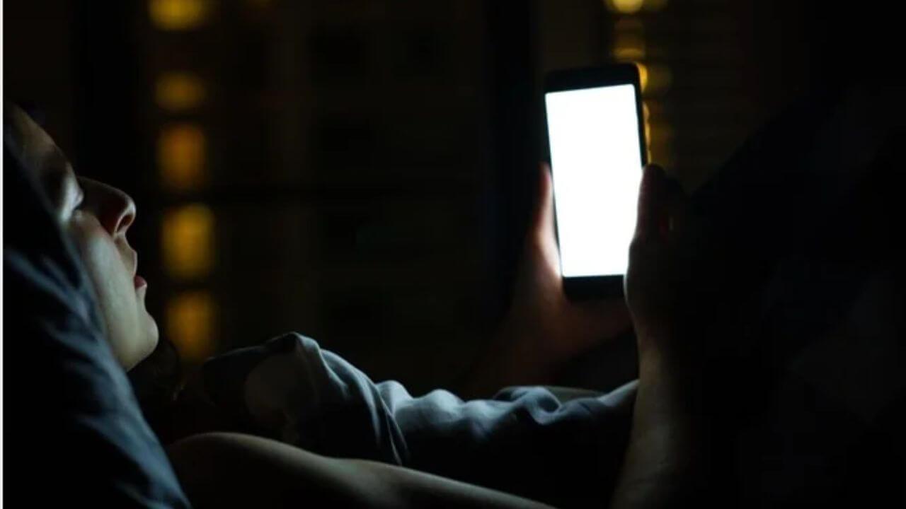 मोबाईलचा अतिरिक्त वापर टाळा; अन्यथा ‘या’ गंभीर आजारांतून आता सुटका नाही!